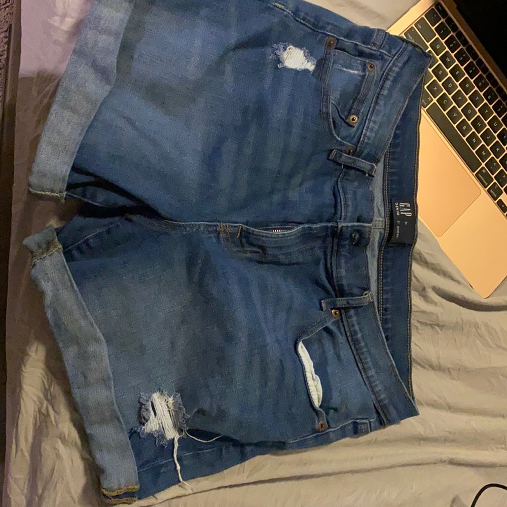 Gap shorts
